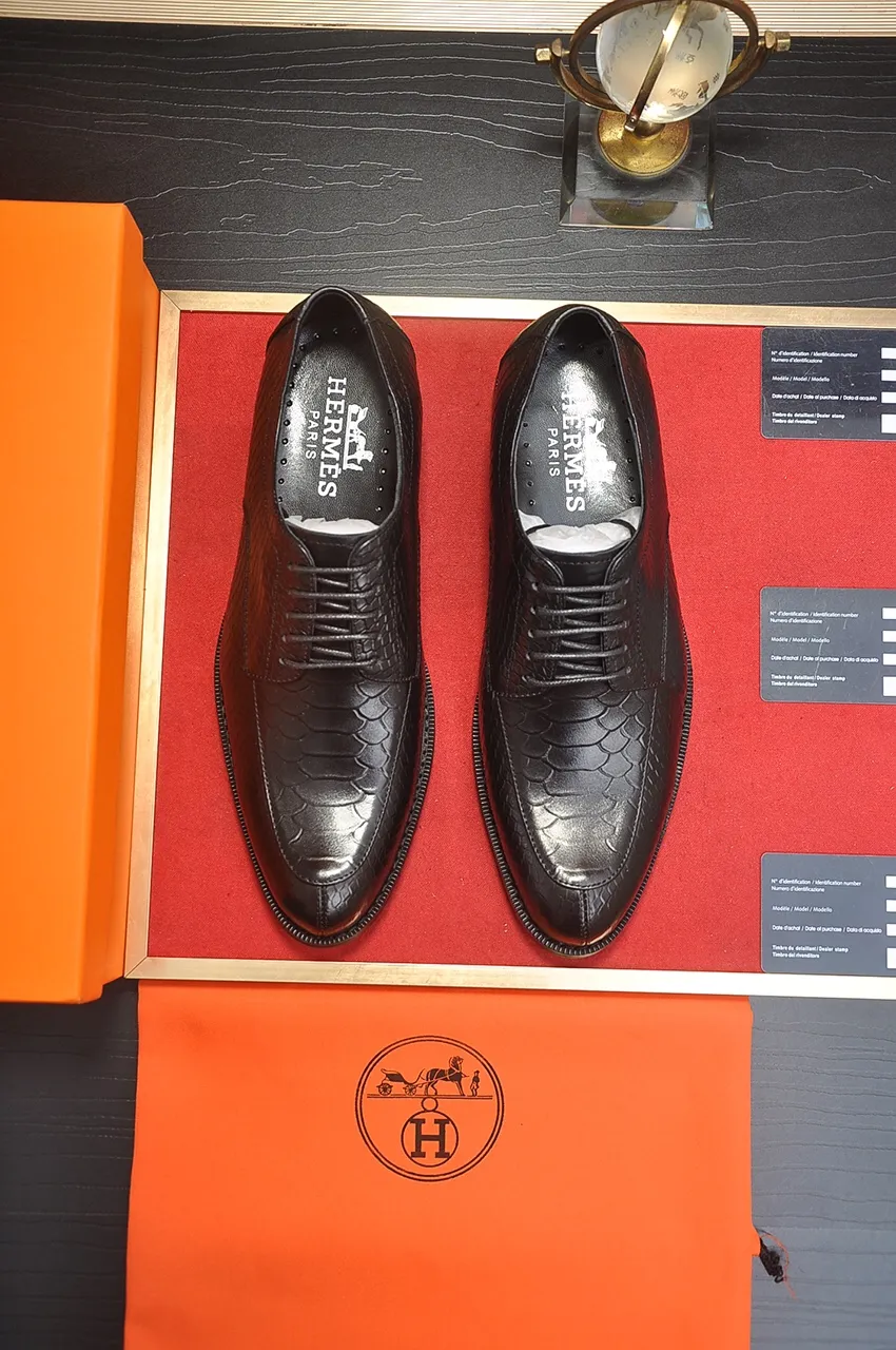 Men's shoes💰460💶[HERMES] (sheepskin lining)🍀Italian top luxury🍀He does not pursue novel styles and gorgeous colors, but attracts the favor of successful men with his flawless, elegant and classic style! This very, very comfortable, simple and stable style makes it easy to match any style! The pattern is absolutely 1:1 refined from the original case, and we strive for excellence in materials, imported cowhide + cowhide lining💪💪💪extraordinary texture👍! .Black brown code number: 38 to 45 (45 customized)
